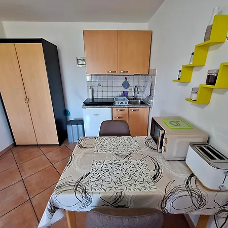 Burja With Olive Grove & Salt Pans View Apartman