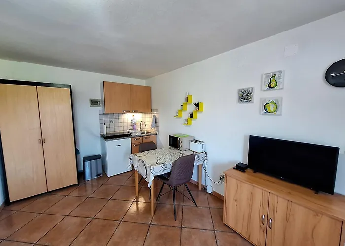 Burja With Olive Grove & Salt Pans View Apartment *